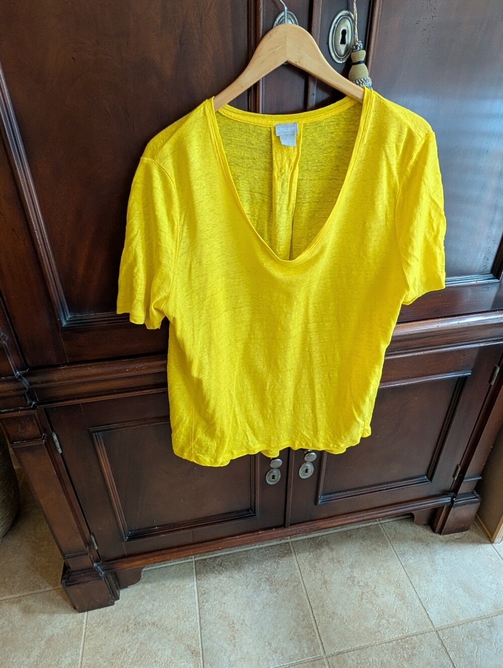 Chico's Bright Yellow Linen Round Neck Short Sleeve Sz 3